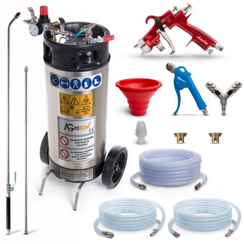 Pneumatic foam gun for active cleaning foam